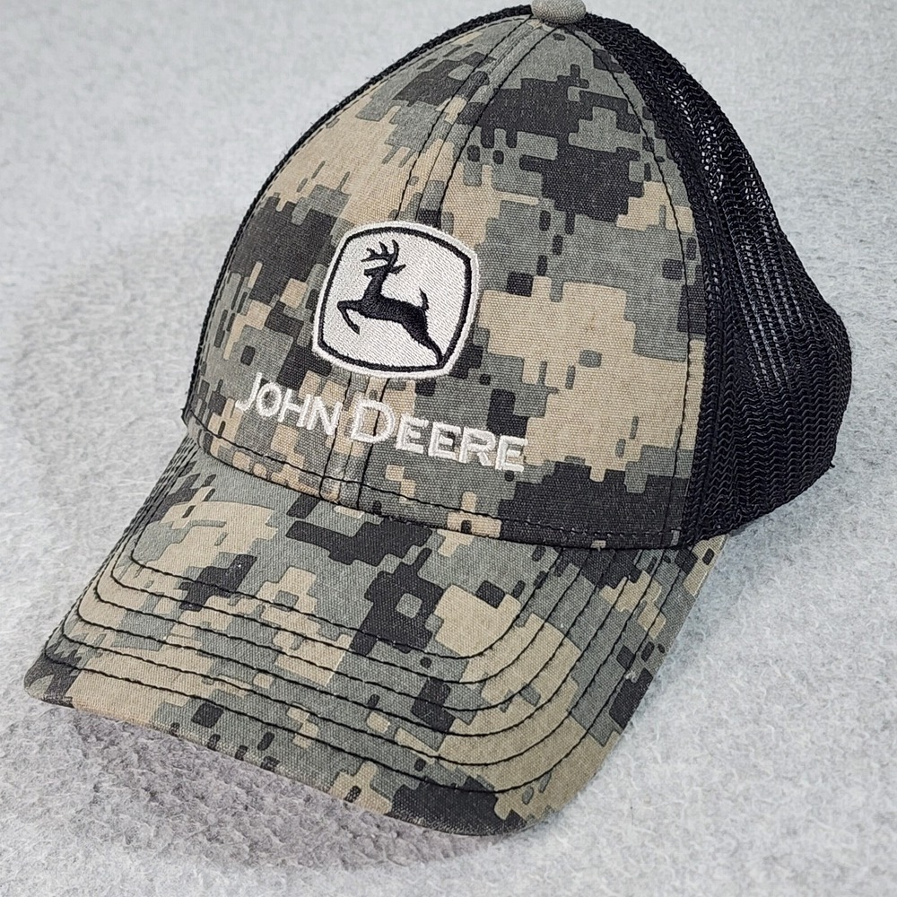 JOHN DEERE Digital Camo Snapback Hat Adult Green Black Mesh Silver Badge Cap